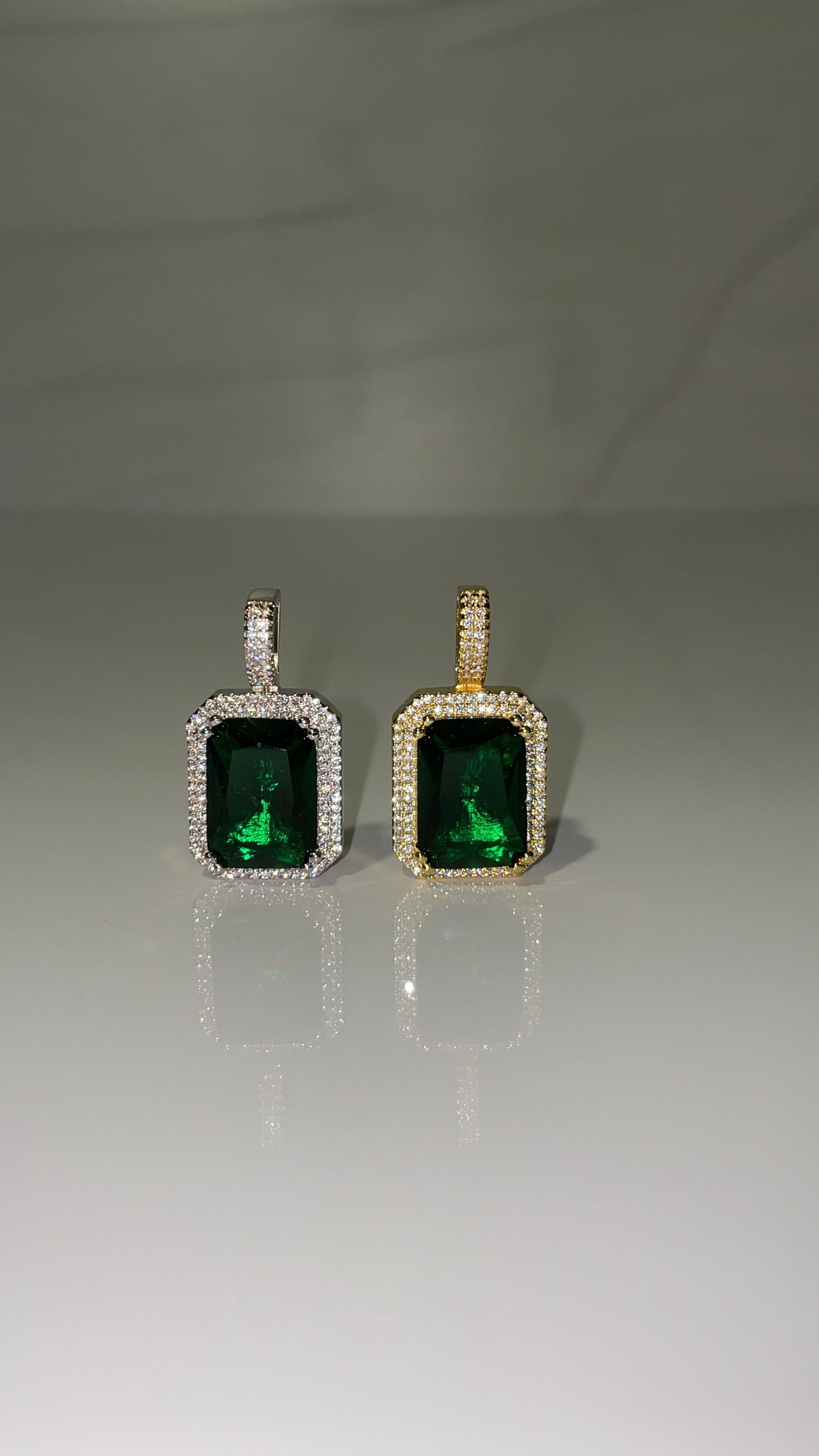 emerald green pendant necklaces