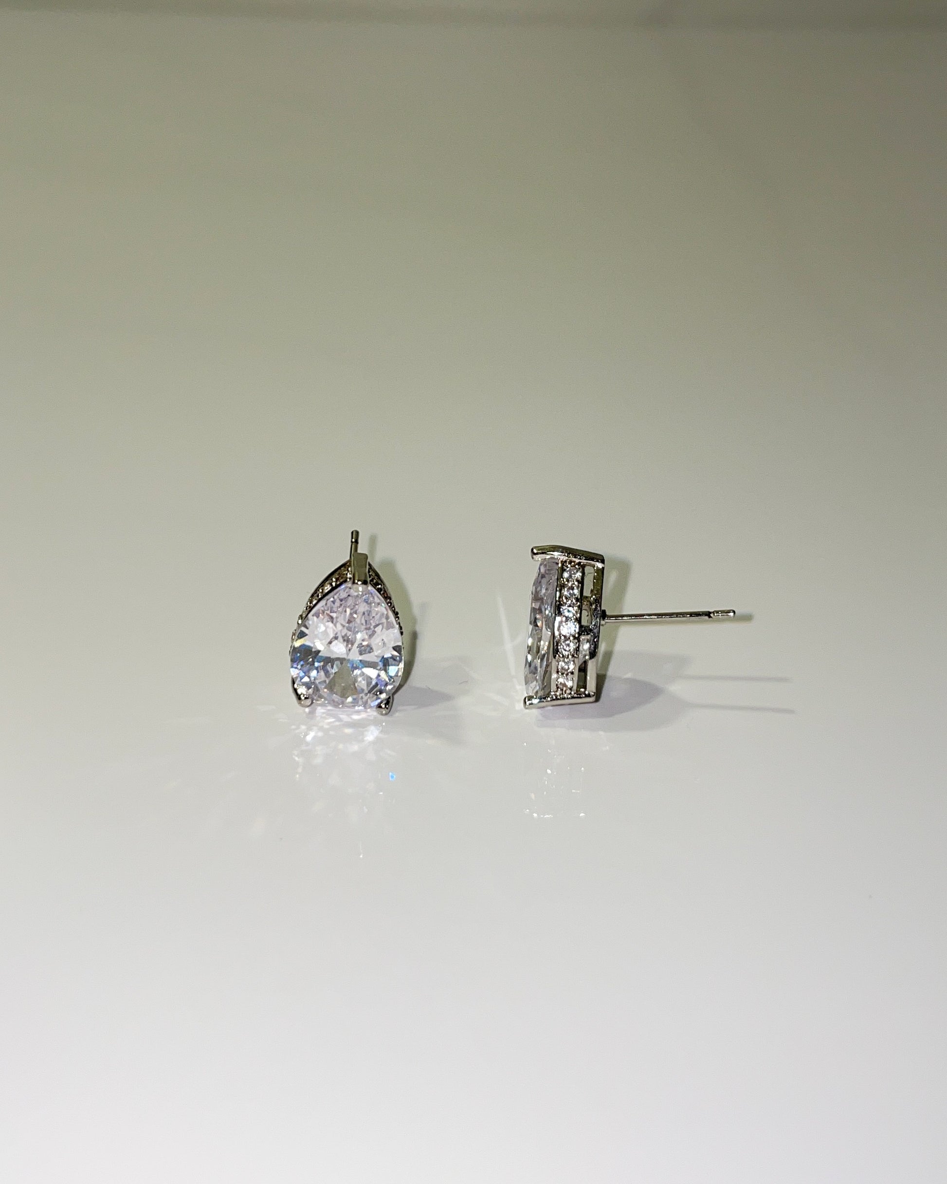 teardrop cubic zirconia stud earrings